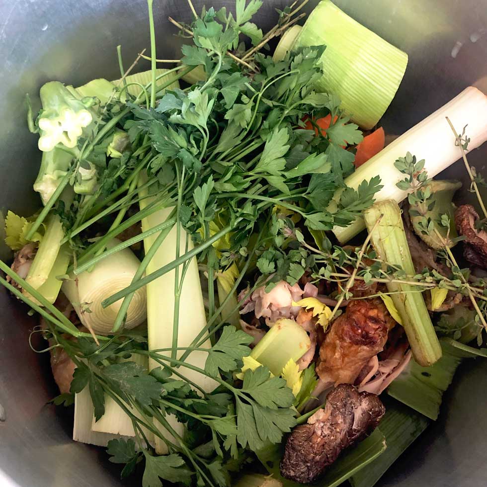 Pressure cooker chicken stock