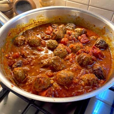 Meatballs with Harissa tomato sauce