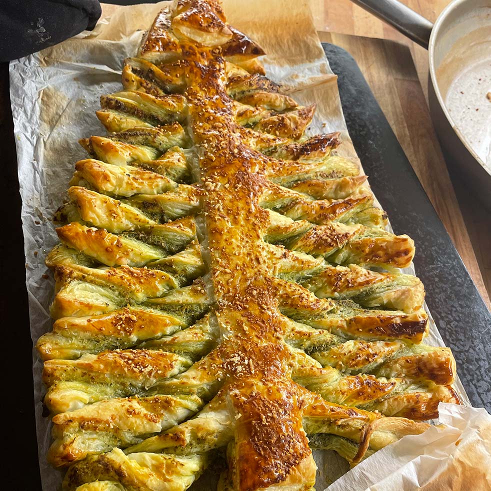 Christmas tree pesto tear and share