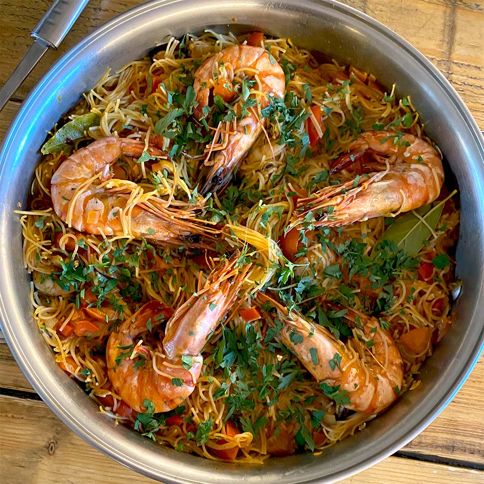 Prawn fideua