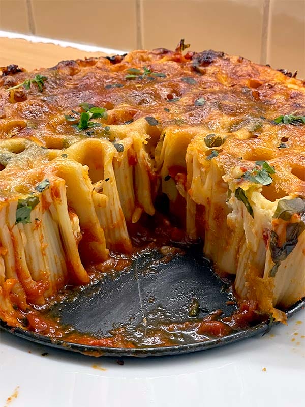 Finished pasta pie