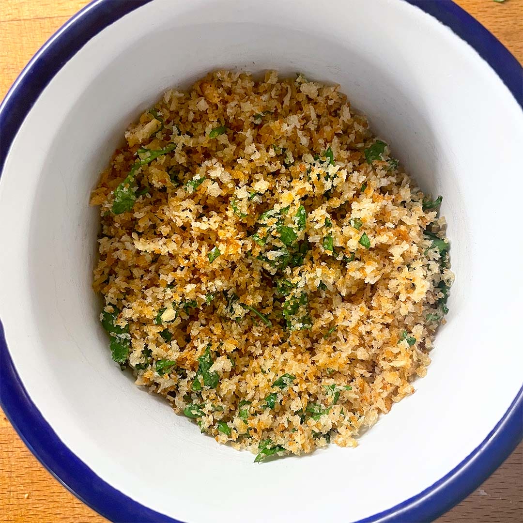 Pangritata (Crisp flavoured breadcrumbs)