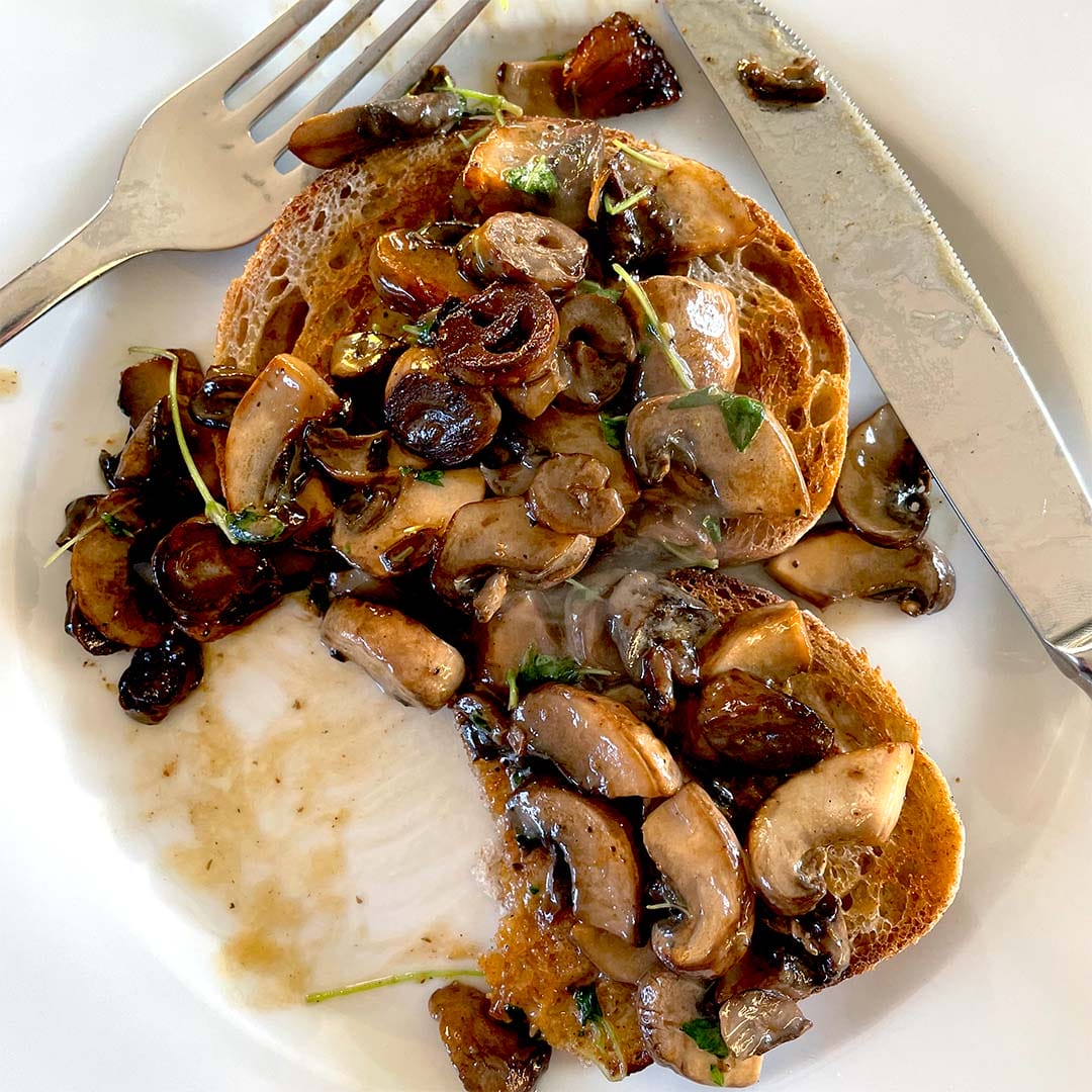 Mushrooms on toast