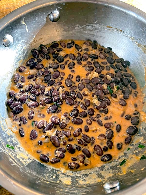 Black bean red curry mixture