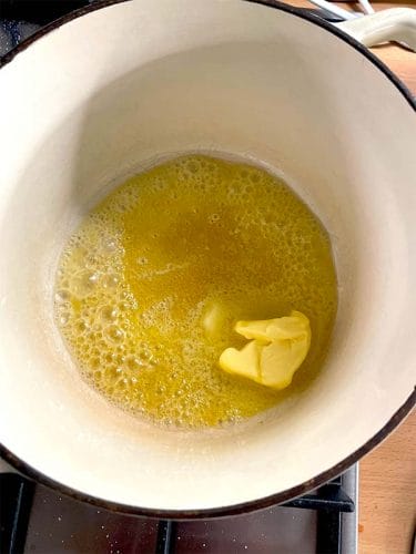 Stir orzo and bulgar wheat together