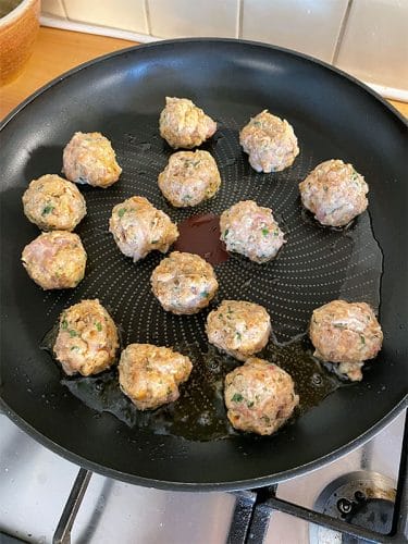 Frying chicken meatballs