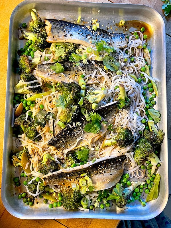 Mackerel and noodle salad traybake ready to serve