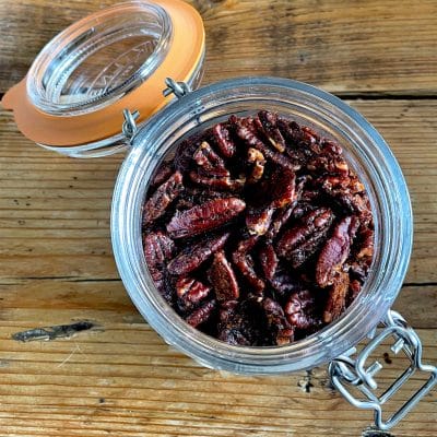 Maple and chilli roasted pecans