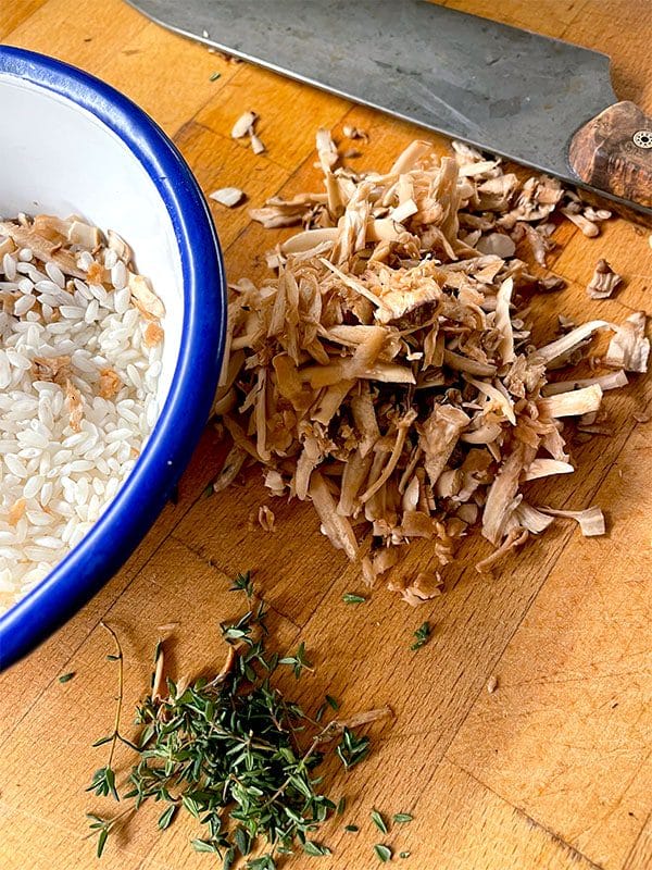 Shredded mushroom and thyme